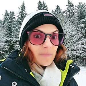 Meet your Posher, Joy